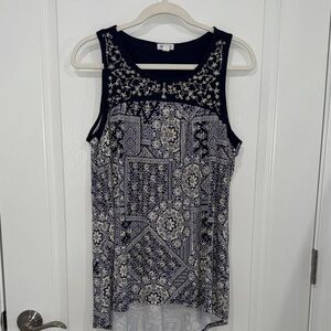 Westport navy, white and yellow woman’s lightweight tank top size large